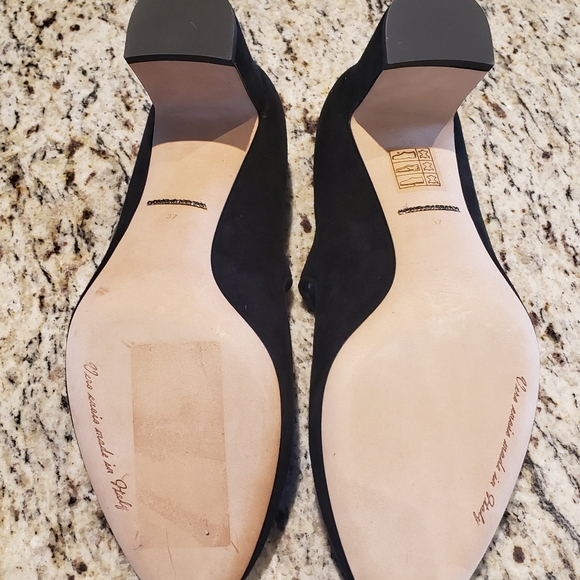 Dolce and Gabbana Pumps - Picture 8 of 8